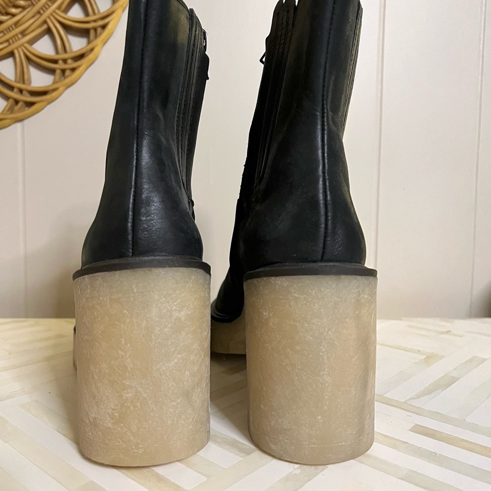 NWOB Free People James Chelsea Boot in Black - Picture 5 of 7